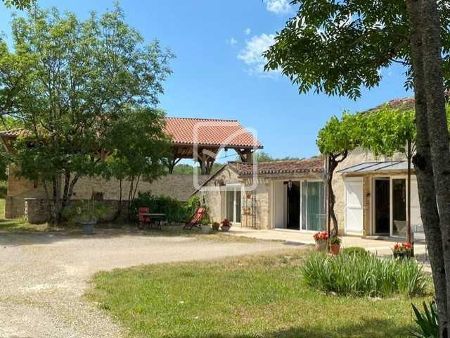 Magnifique Propriete En Pierre Avec Activite Touristique Sur. 430m² Cahors