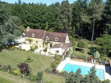 Magnifique Propriété en Pierre avec Étang, Piscine et 8 Hectares – Calme Absolu en Bouriane