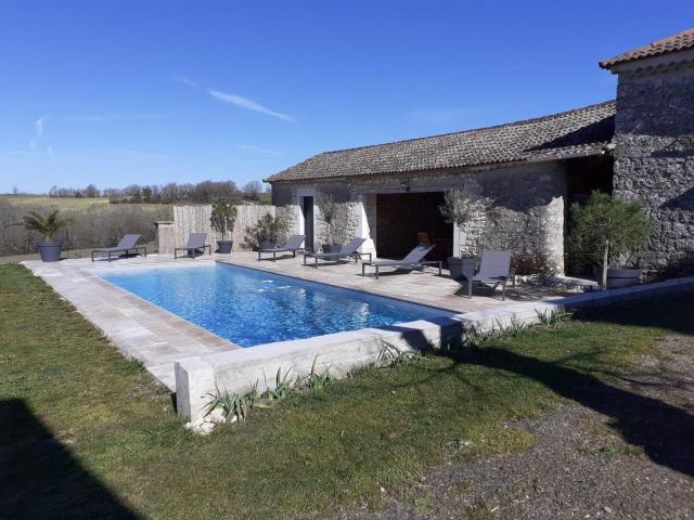 Magnifique propriété en pierre avec piscine et dépendances 200m² Saint Amans du Pech