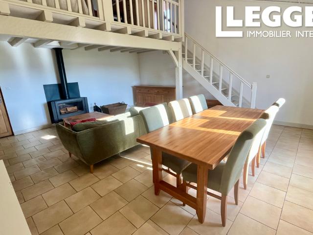 Magnifique propriété en pierre restaurée avec cottage attenant d'une chambre dans un quartier paisible à Eymet