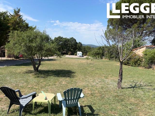 Magnifique propriété en Provence avec 6 chambres, dont un appartement indépendant, piscine et jardins