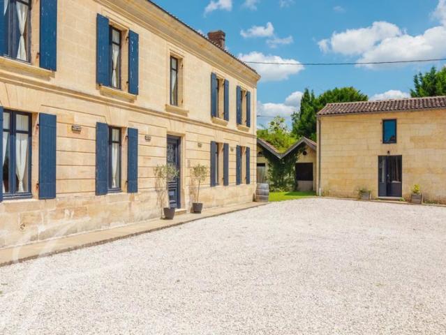Magnifique propriété entièrement rénové 5 minutes de Saint André de Cubzac John Taylor Bordeaux