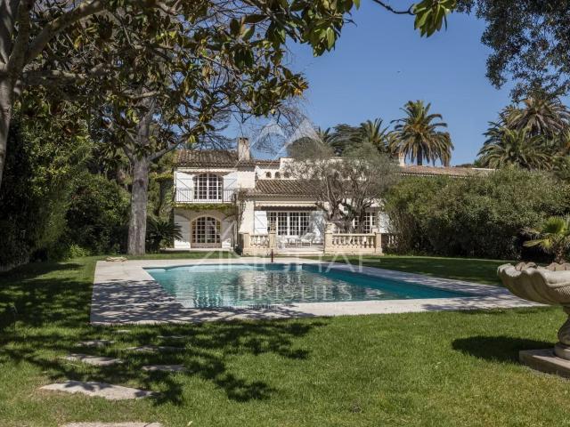 Magnifique propriété provençale au cœur du Cap d’Antibes 294m² Antibes