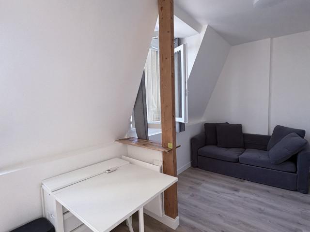 Magnifique studio 16.04m² sous les toits