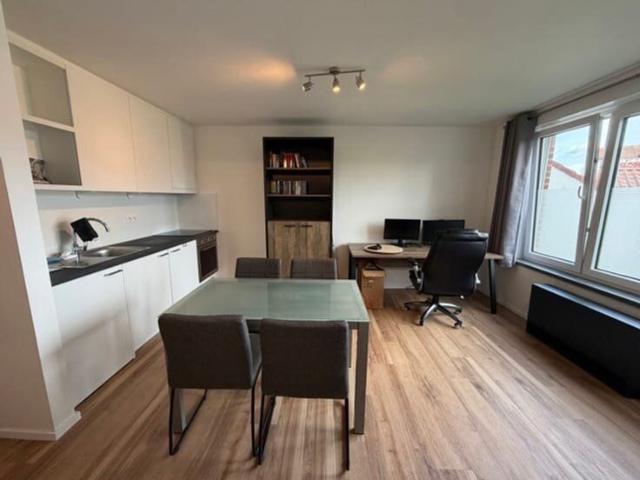 Magnifique Studio lumineux + balcon La Louvière