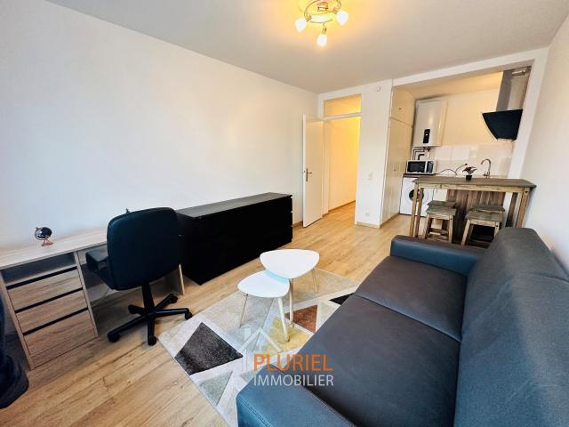 Magnifique Studio meublé 24,08m² Quartier Forêt Noire / Esplanade EXCEPTIONNEL DUPLEX 3 PIÈCES MEUBLÉ EN CENTRE VILLE DE STRASBOURG Joli 3 pièces 73.7m² à la Krutenau Exceptionnel 2 pièces 65.4m² au PLAZA Magnifique 2 pièces 51m² en hyper centre de Strasb