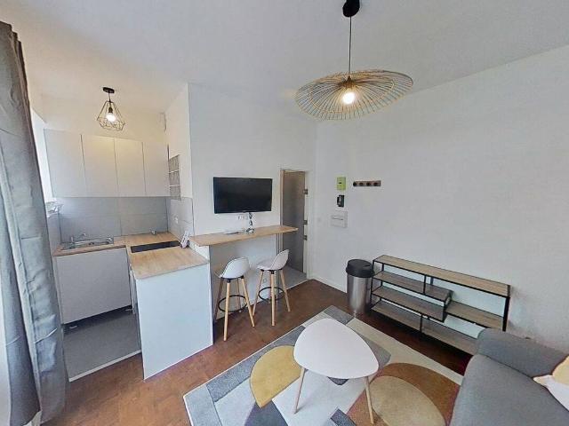 Magnifique studio meublé de 16m² à 862.89 euros