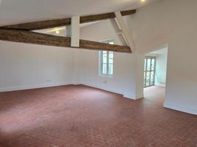 Magnifique T4 rénové, balcon, intra muros Avignon