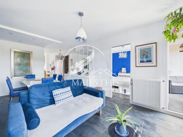Magnifique T4, 3e/3 ss asc, 2 terrasses, parking privé 78m² Le Pradet