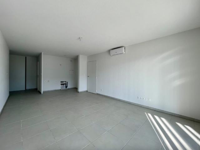 Très beau 3 pièces de 67 m² avec sa terrasse de 10 m², un double stationnement