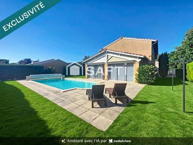 Magnifique traditionnelle avec piscine sans vis à vis