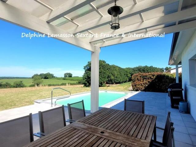 Magnifique vue, Maison contemporaine de plain pied avec piscine