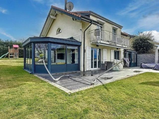 Magnifique villa mitoyenne avec vue lac à louer meublée ou non meublée