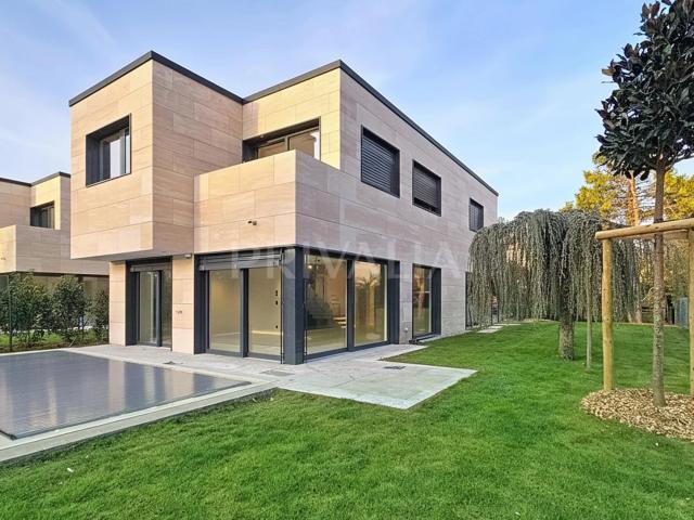 Magnifique villa neuve avec piscine dans un environnement calme et exclusif