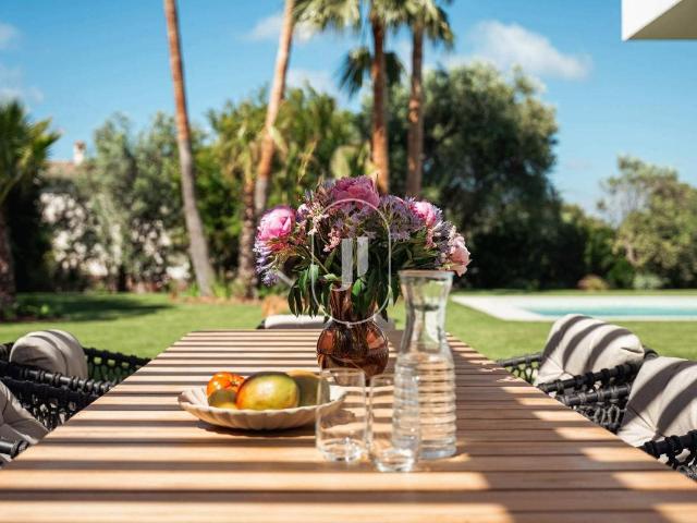 Magnifique villa neuve à vendre sur le versant ouest du Cap. 479m² Antibes