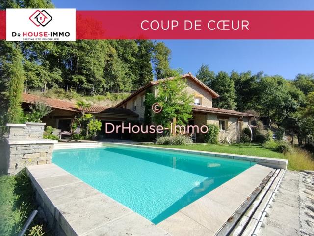 Magnifique villa confortable de 7 pièces avec piscine et grand terrain, à Saint Vérand