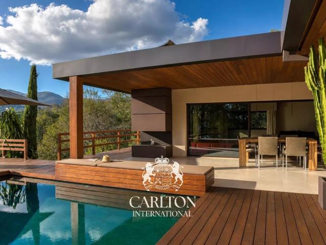Magnifique villa contemporaine avec vue sur les collines 327m² Saint Paul