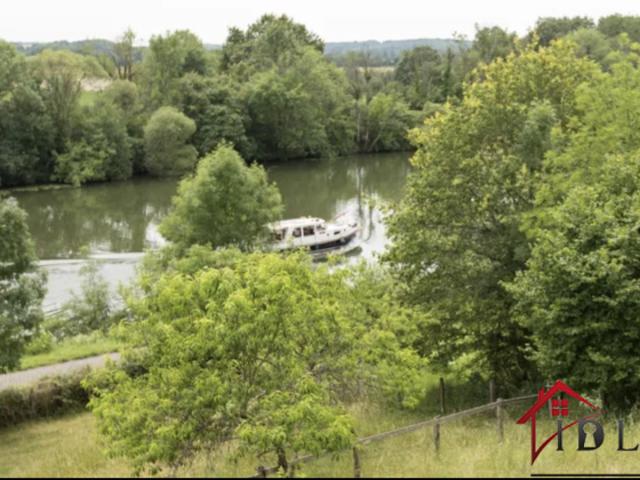 Magnifique Villa de 9 Pièces avec Vue sur la Rivière, Piscin