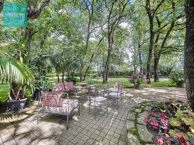 Magnifique villa 7 pièces à vendre avec 8500m2 de parc, pisc. 182m² Montégut Lauragais
