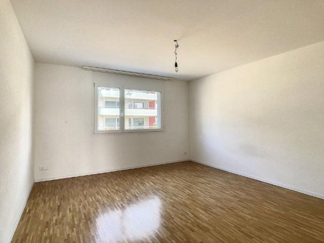 MAGNIFIQUE 2,5 pièces / SEHR SCHÖNE 2.5 Zimmer Wohnung