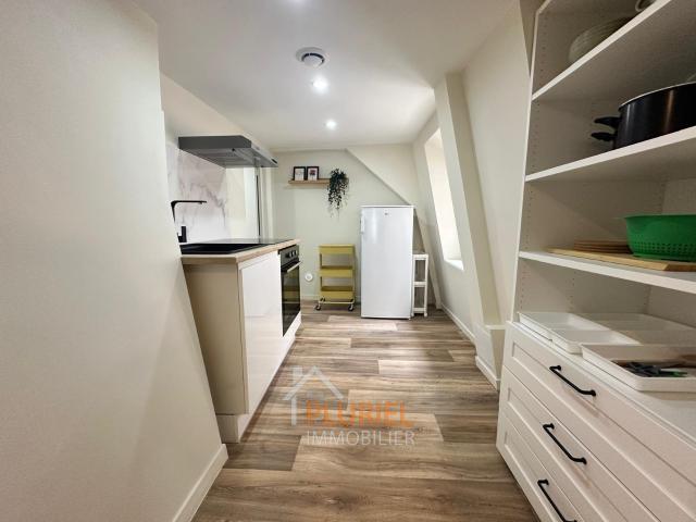 Magnifique 3 pièces 41.1m² meublé à la Krutenau Magnifique 3 pièces 83.8m² à BISCHHEIM Magnifique chambre meublé 16m² Quartier Forêt Noire/Esplanade. Chambre étudiante 9.3m² à STRASBOURG/NEUDORF