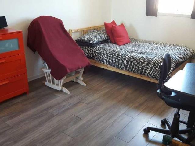 MAGNIFIQUE 4 1/2 * 1er ÉTAGE * RÉNOVER + MODERNE + À PIED CÉGEP MONTMORENCY + BEAU SECTEUR ET PAISIBLE + À VOIR