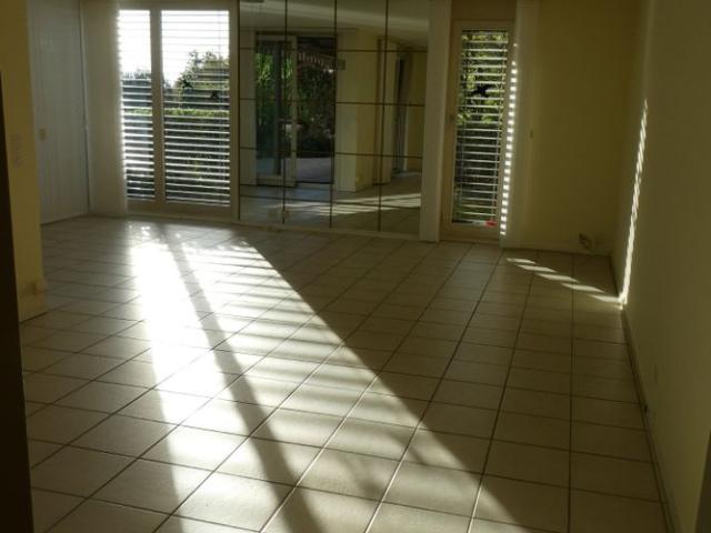 Magnifique 4,5 pièces avec terrasse, jardin et grand dépôt