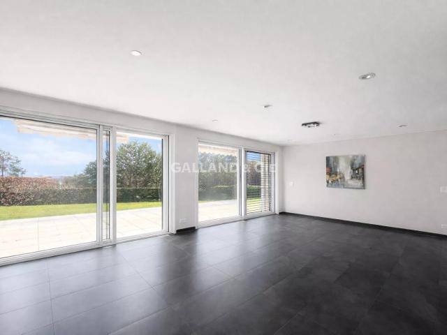 Magnifique 4.5 pièces avec jardin et terrasse à Pully