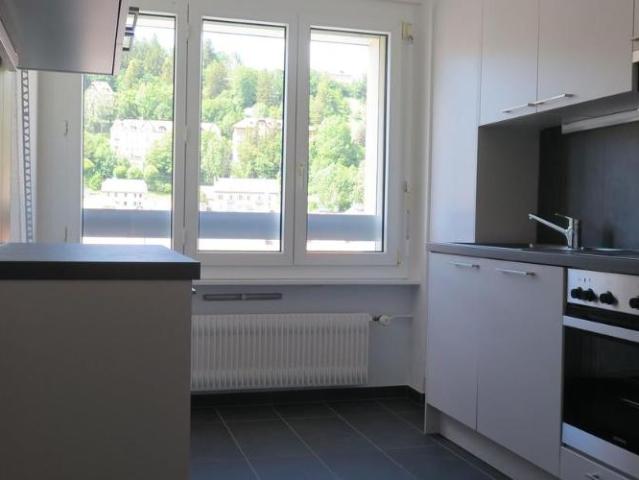 Magnifique 4 pièces avec balcon situé au centre ville du Locale