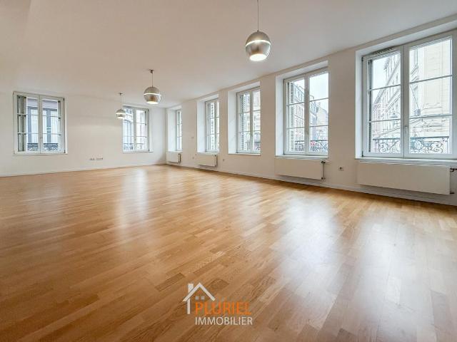 Magnifique 4 pièces 123.8m² en hyper centre de Strasbourg Magnifique 1 pièce 31m² meublé en hyper centre de Strasbourg Magnifique 3 pièces 61m² meublé Place Gutenberg à STRASBOURG Magnifique 1 pièce 34.6m² à l’Orangerie Magnifique 1 pièce 33m² à NEUDORF R