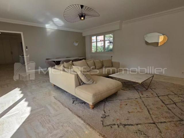 MAGNIFIQUE 4P DANS RESIDENCE AVEC PISCINE ET VUE MER