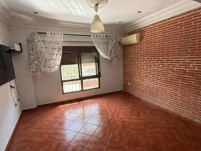 VIVIENDA EXTERIOR JUNTO AL MERCADO DEL CABANYAL – A 2 MINUTOS ANDANDO DE LA PLAYA