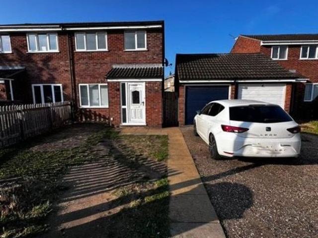 Magnolia Close, Bury St Edmunds IP28, Property to rent, £1,300 pcm | PrimeLocation