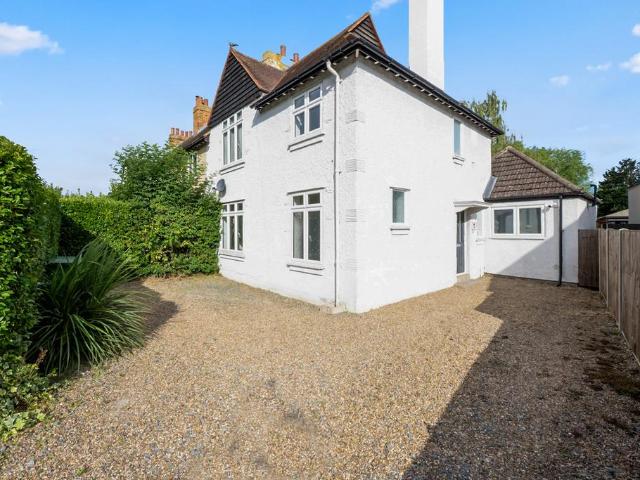 Magpie Hall Lane, Bromley, BR2 4 bed semi detached house to rent £2,350 pcm £542 pw