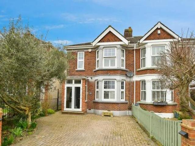 Magpie Hall Road, Chatham, 3 Bedroom Semi detached