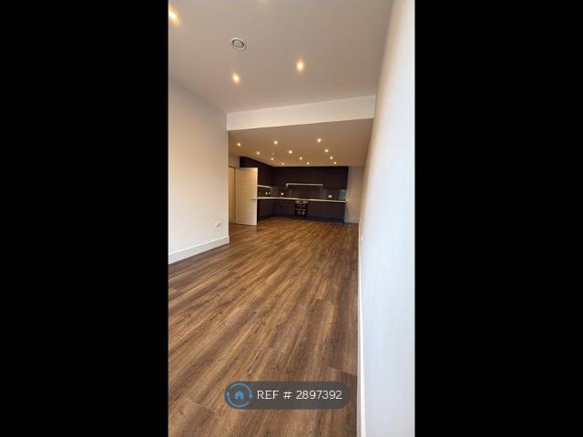 Magpie Hall Road, Chatham ME4, 2 bed flat to rent, £1,250 pcm | PrimeLocation