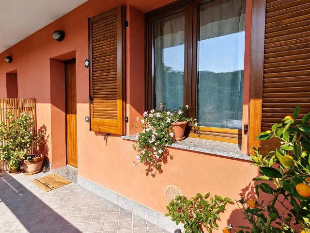 Magreglio – casa ristrutturata su due livelli con giardino p. 80m² Magreglio