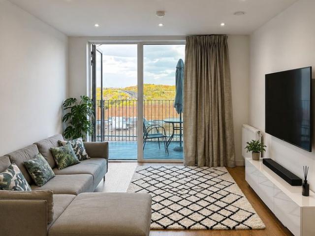 Mahindra Way, Beckton E6, 3 bed flat to rent, £2,750 pcm | PrimeLocation