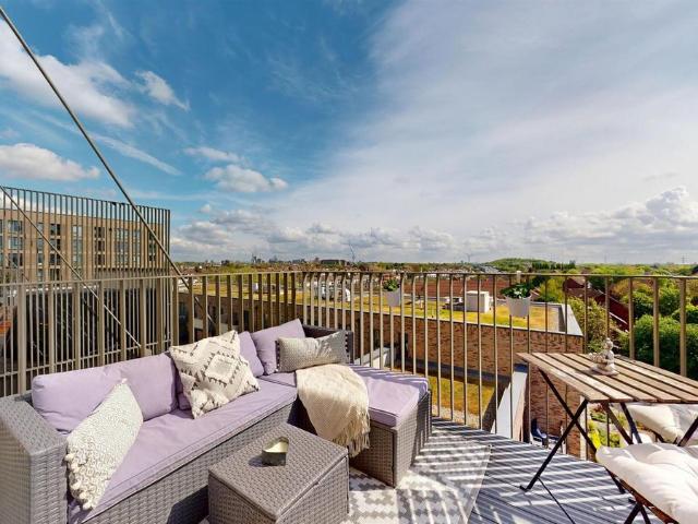 Mahindra Way, London E6, 2 bed flat to rent, £2,300 pcm | PrimeLocation
