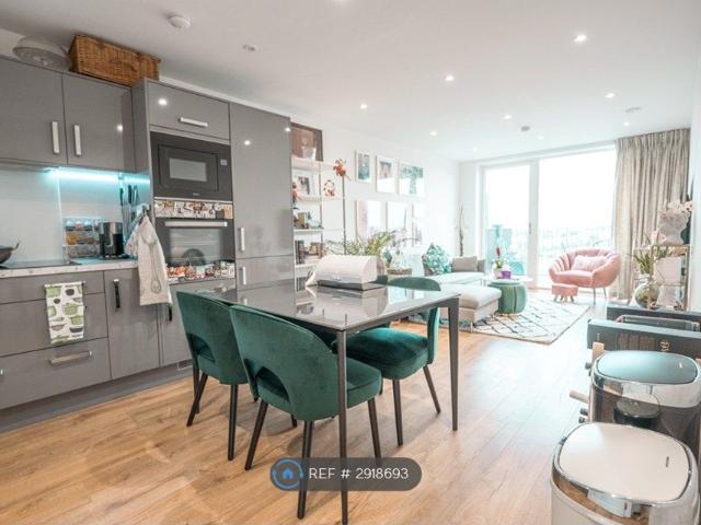 Mahindra Way, London E6, 3 bed flat to rent, £2,800 pcm | PrimeLocation