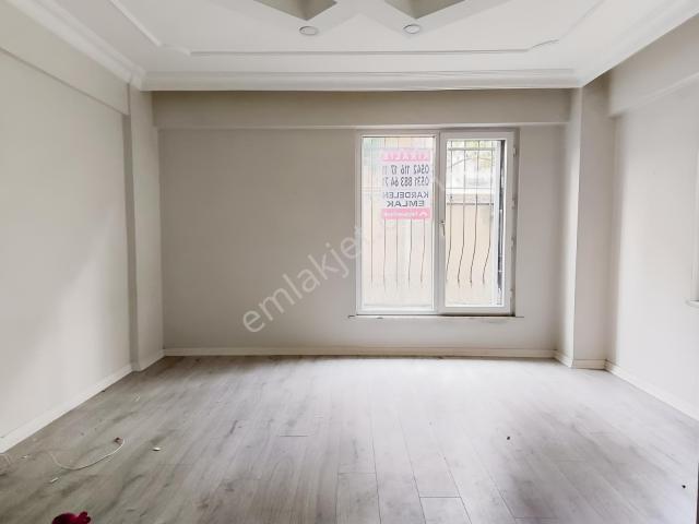 Mahir Emlak' Tan Metrobüse 1 Dk. Mesafede Kiralık 1+1 Daire