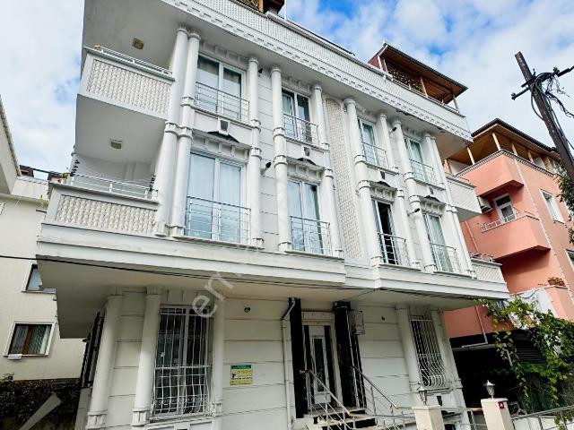 Mahir Emlak' Tan Sakarya Sokakta 1+1 Bahçekat Daire