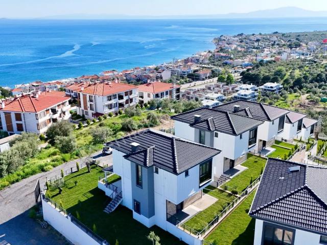 Mahmut İşler’den Ful Deniz Manzaralı Havuzlu Villalar