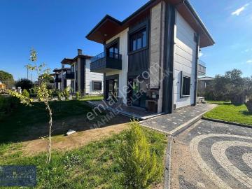 Mahmut İşler'den Güre Köy Yolunda Satılık 4+1 Müstakil Villa