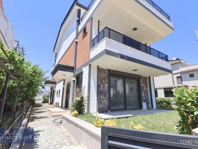 MAHMUT İŞLER'DEN GÜREDE DENİZE 300 METRE BAHÇELİ 4+1 VİLLA