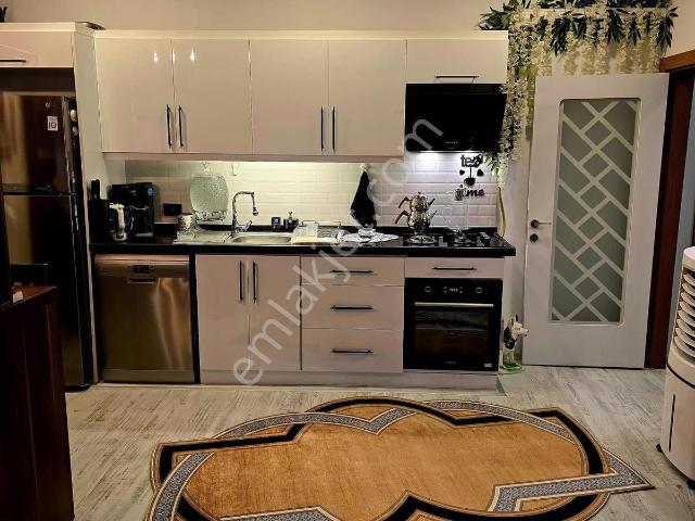 Mahmutbey Caddesinde Site İçiful Eşyalı Özel Yapım 1+1
