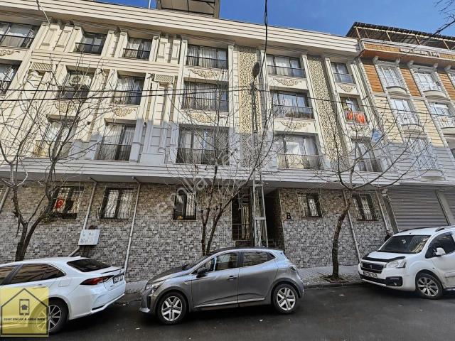 Mahmutbey Mah Satılık 2 + 1 Yüksek Giriş