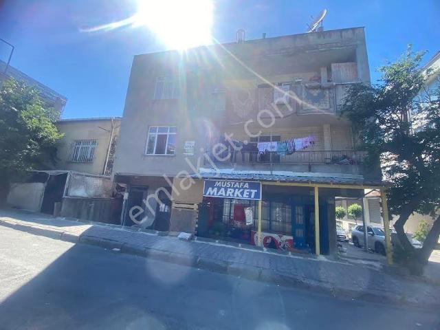 Mahmutbey'de Mia İmarlı 192 Mt Arsa Üzerinde 3 Daire 1 Dükkan Satılıkkomple Bina