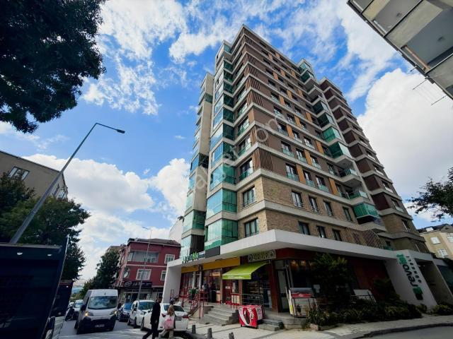 Mahmutbey'de Revoist Güneşli Evlerinde 3+1 Havuzlu Kiralık Daire