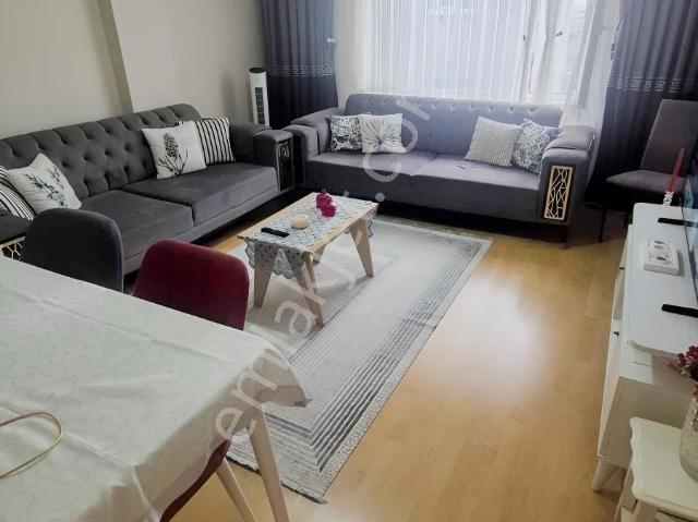 Mahmutbey'de Satılık 2+1 Daire 90 M2 Metroya Yakın